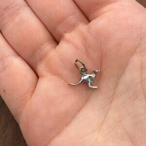 Vintage 925 Sterling Silver Kangaroo Australia Small Pendant Bracelet Charm